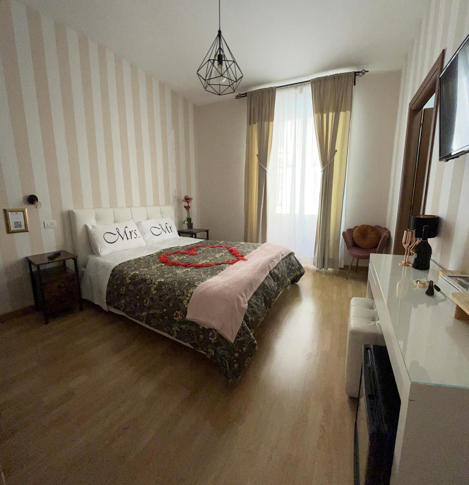 רומא Monti49 Guesthouse מראה חיצוני תמונה