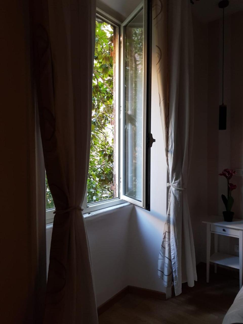 רומא Monti49 Guesthouse מראה חיצוני תמונה